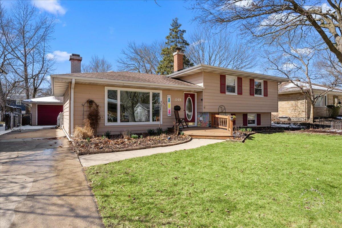Tulip Ln, Naperville, IL 60540