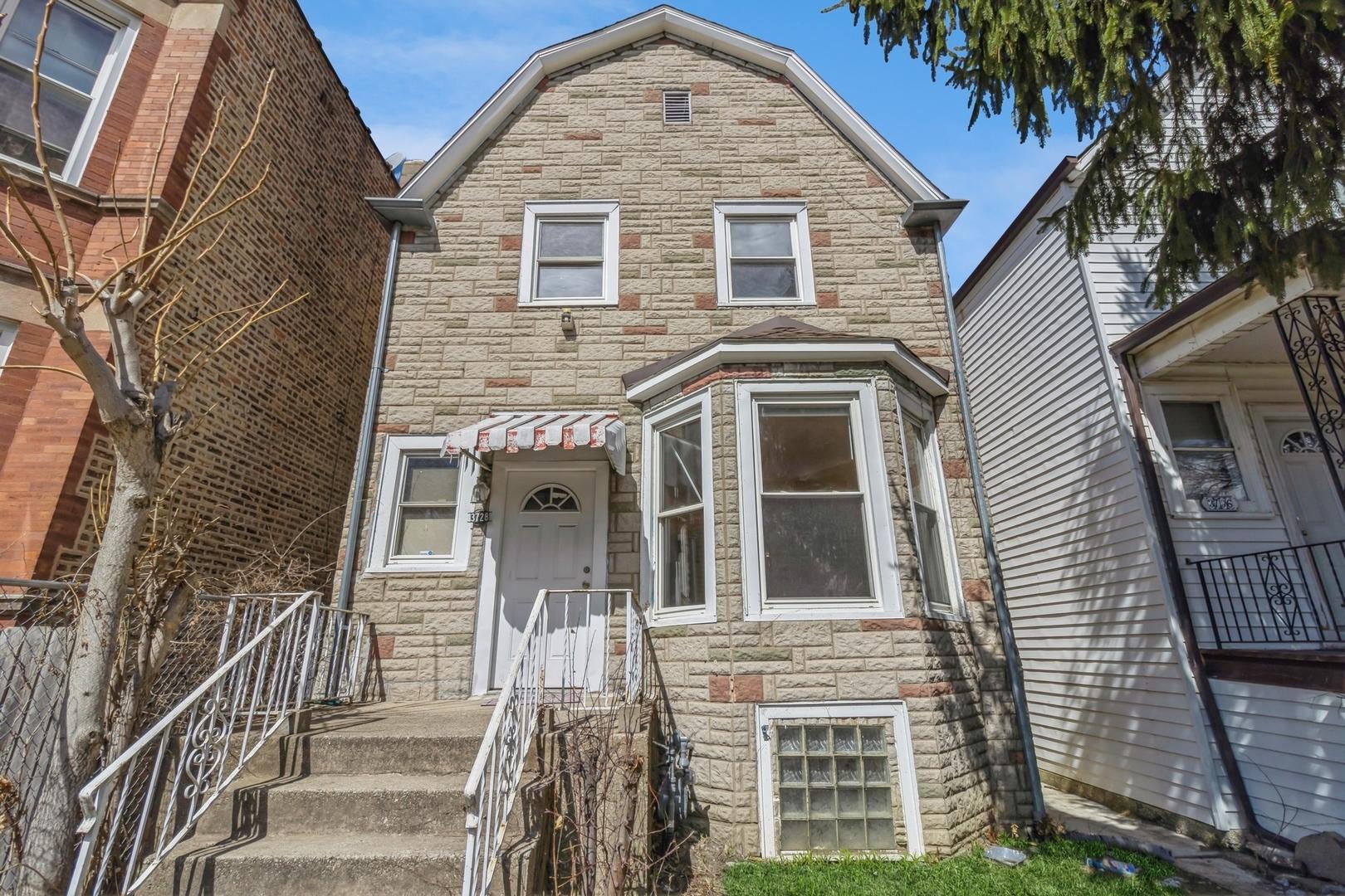 W Dickens Ave, Chicago, IL 60647