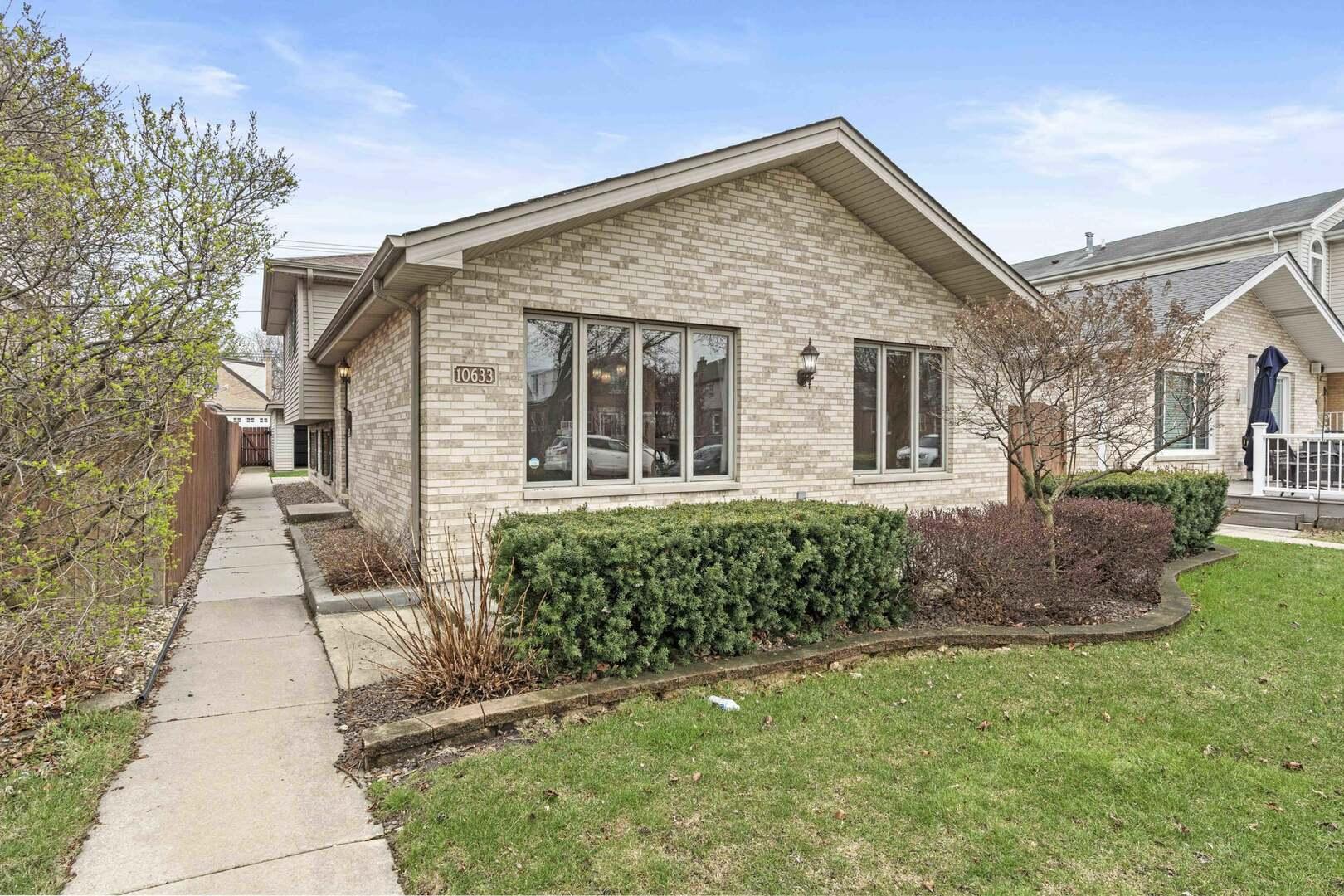 S Whipple St, Chicago, IL 60655