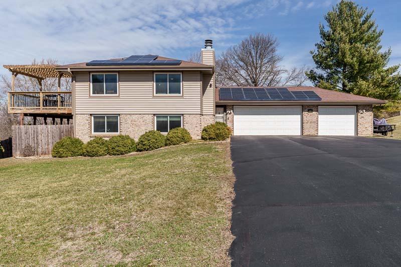 Sunbird Dr, Loves Park, IL 61111