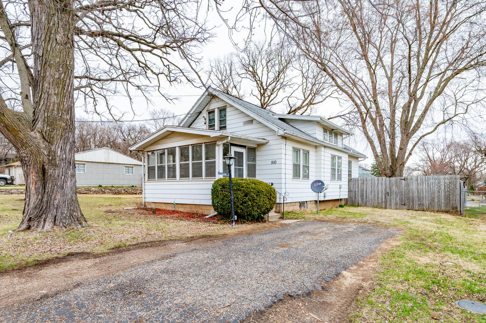 4th Ave, Dixon, IL 61021