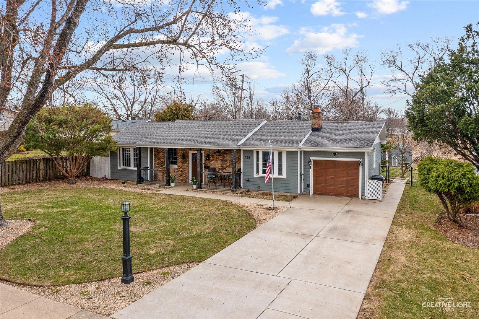 Thunderbird Trl, Carol Stream, IL 60188
