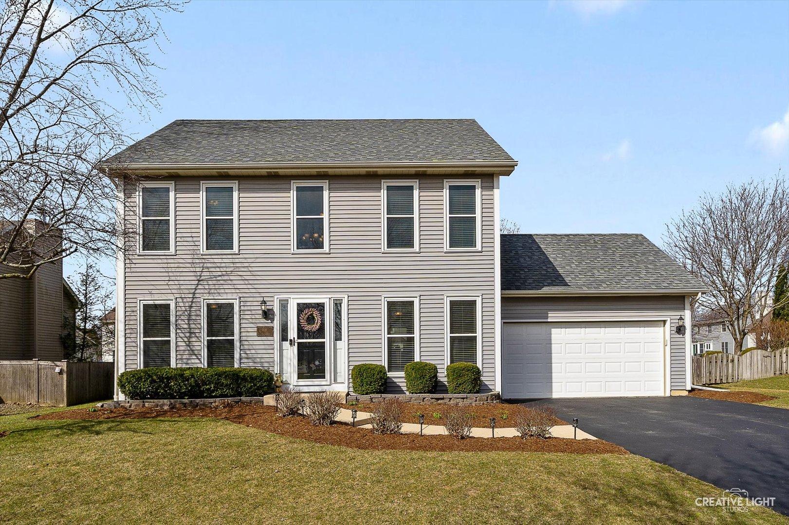 Pinecreek Dr, North Aurora, IL 60542