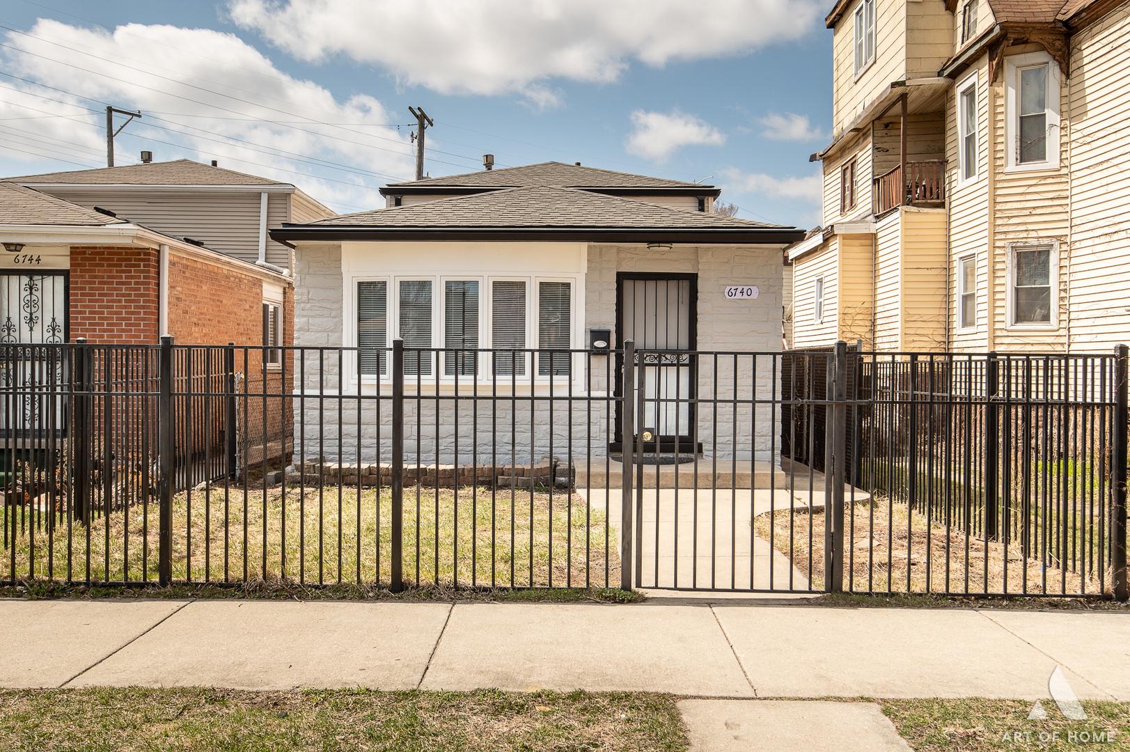 S Rhodes Ave, Chicago, IL 60637