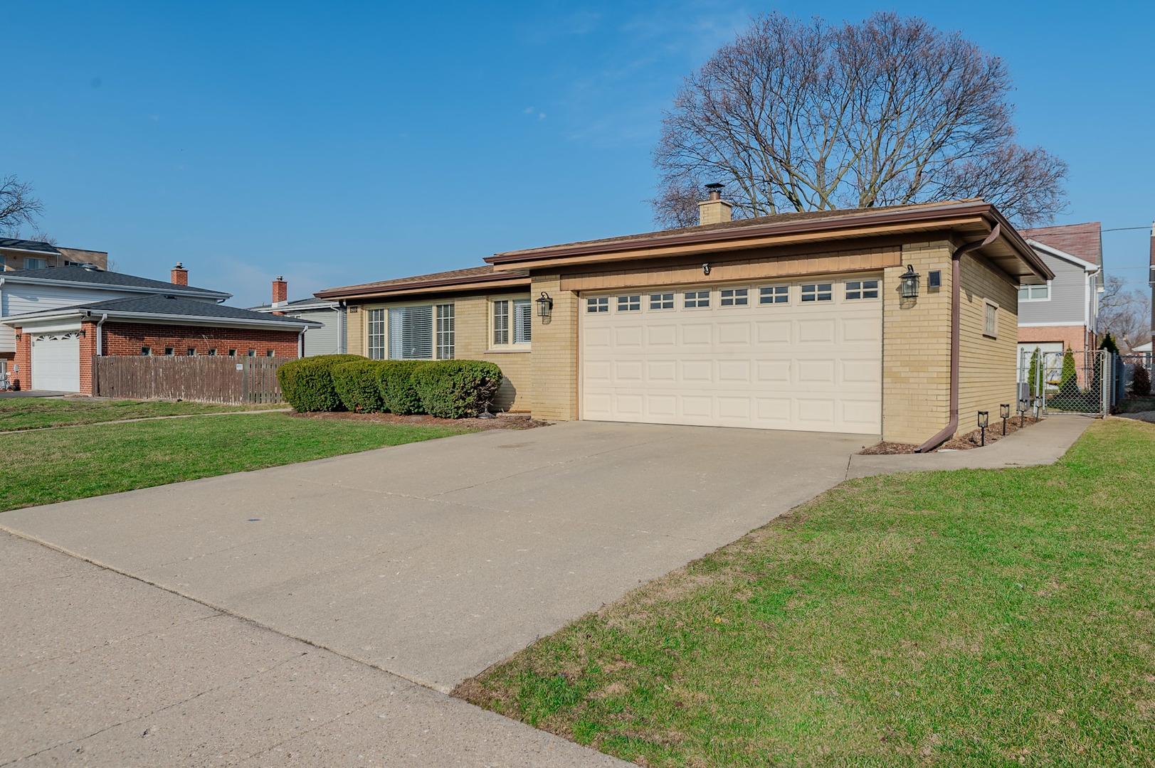Mcvicker Ave, Morton Grove, IL 60053