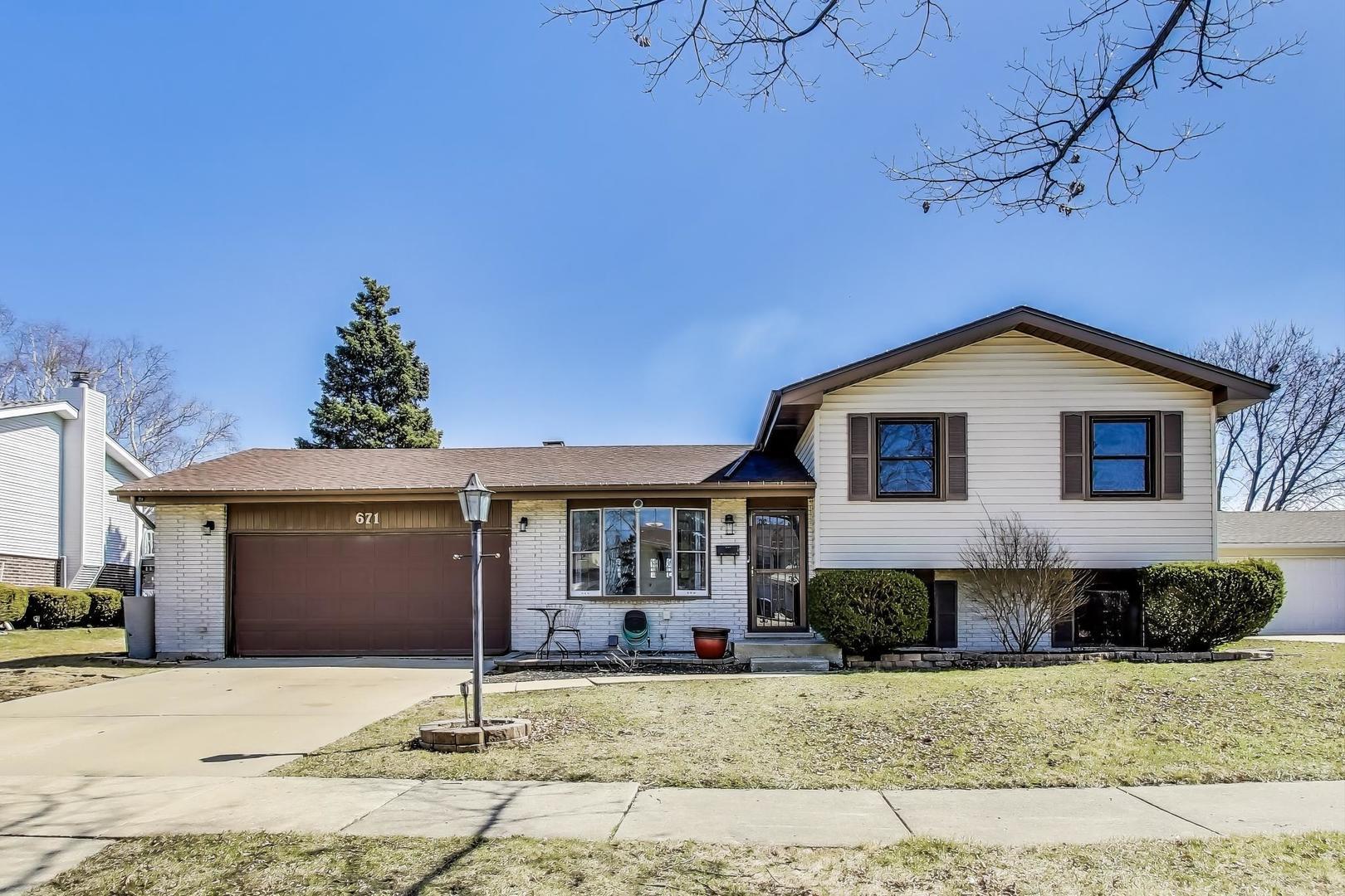 Kenilworth Ct, Des Plaines, IL 60016