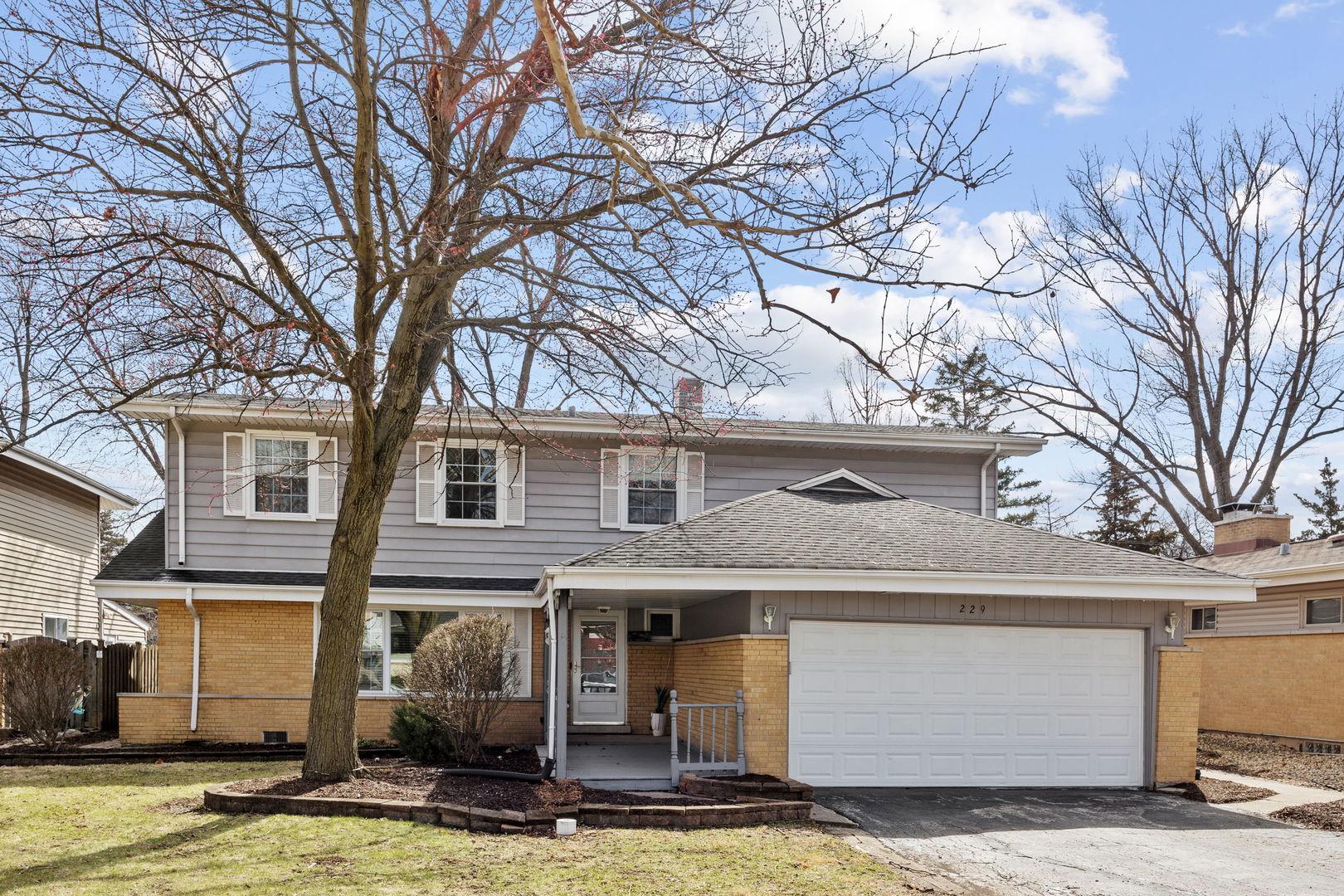 Terry Ln, Villa Park, IL 60181