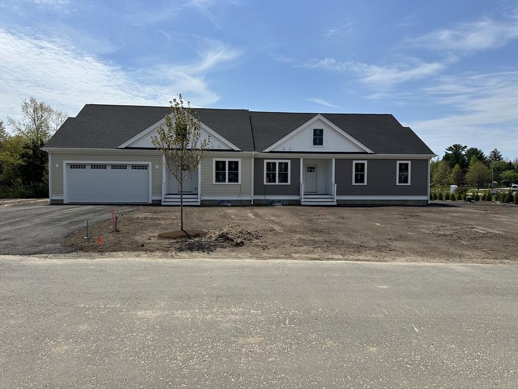 Hayley Cir, Rochester, MA 02770