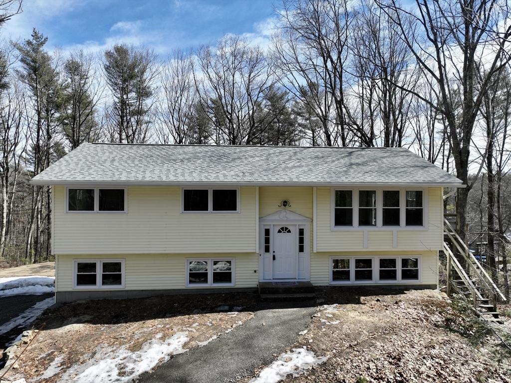 W Pelham Rd, Shutesbury, MA 01072