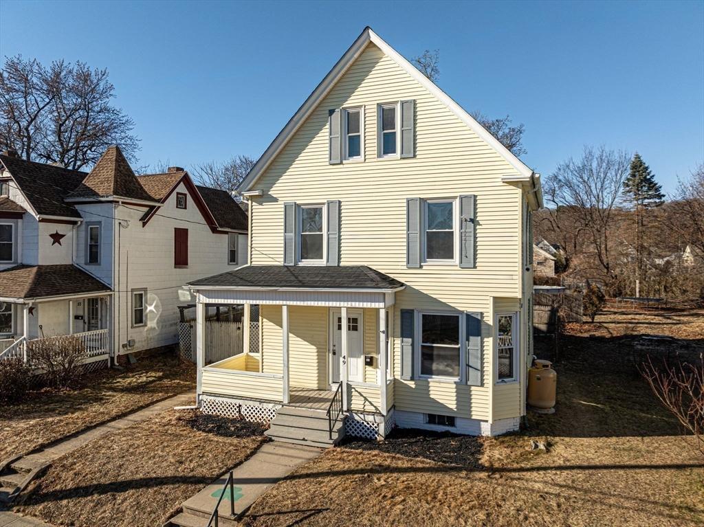 Howard St, Holyoke, MA 01040