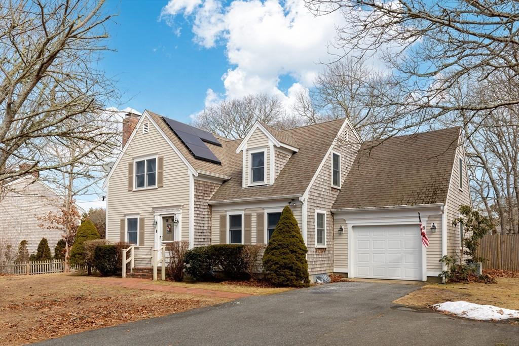 Gordon Ln, Yarmouth Port, MA 02675