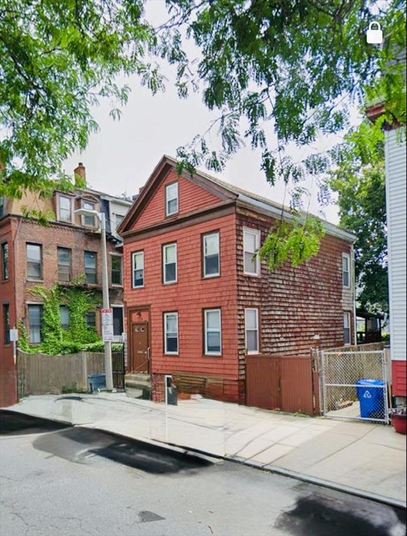 E 7th St, South Boston, MA 02127