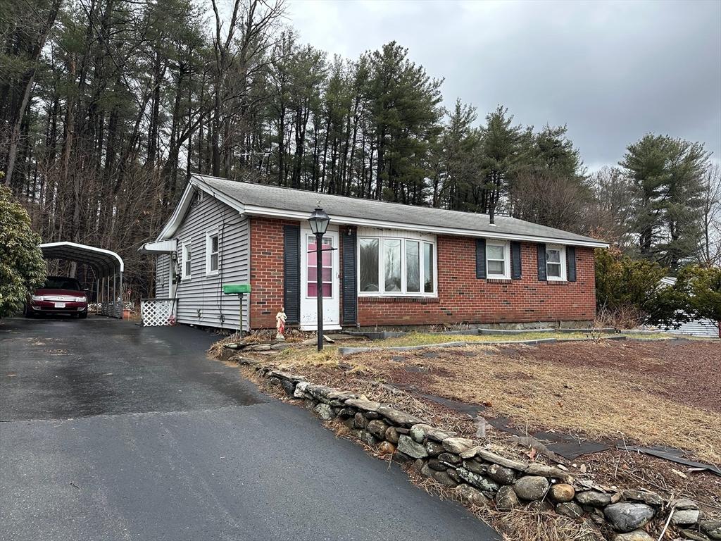 Longedge Ave, Fitchburg, MA 01420