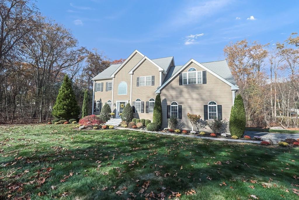 Shamrock Ln, Medway, MA 02053