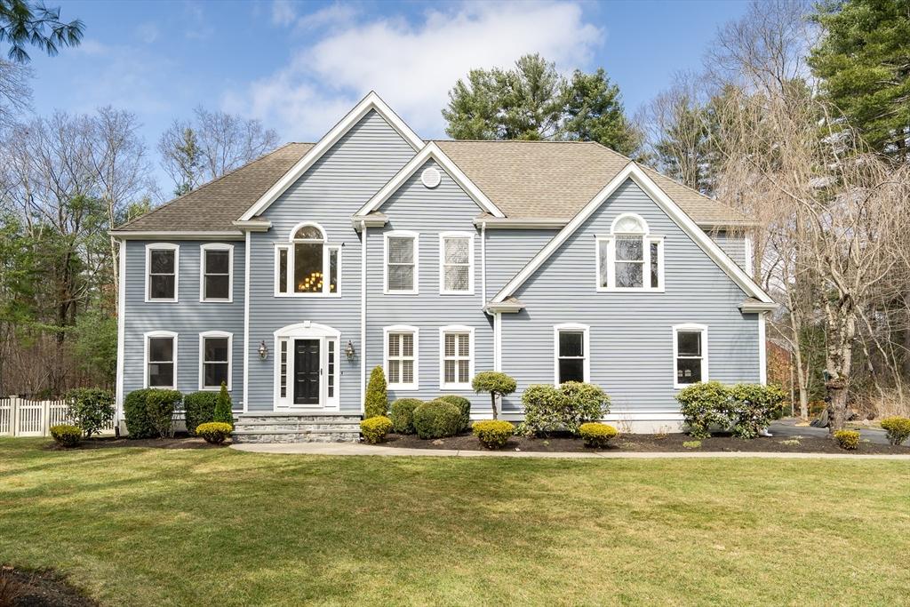 Woodhaven Dr, Franklin, MA 02038