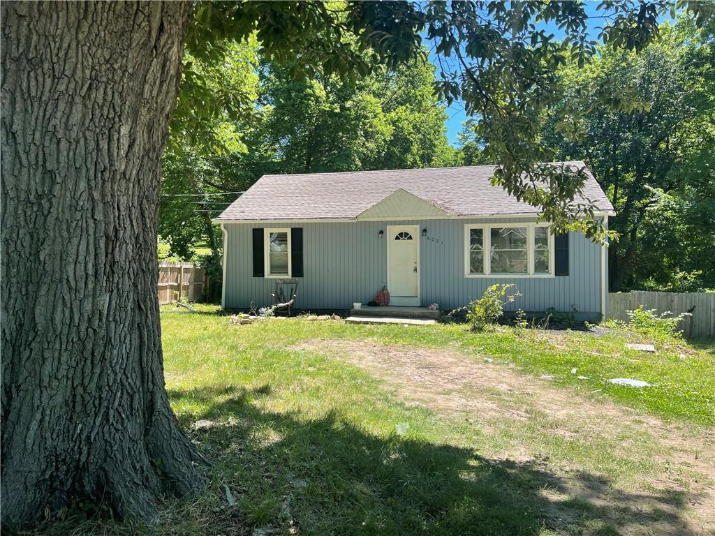 N Topping Ave, Kansas City, MO 64119