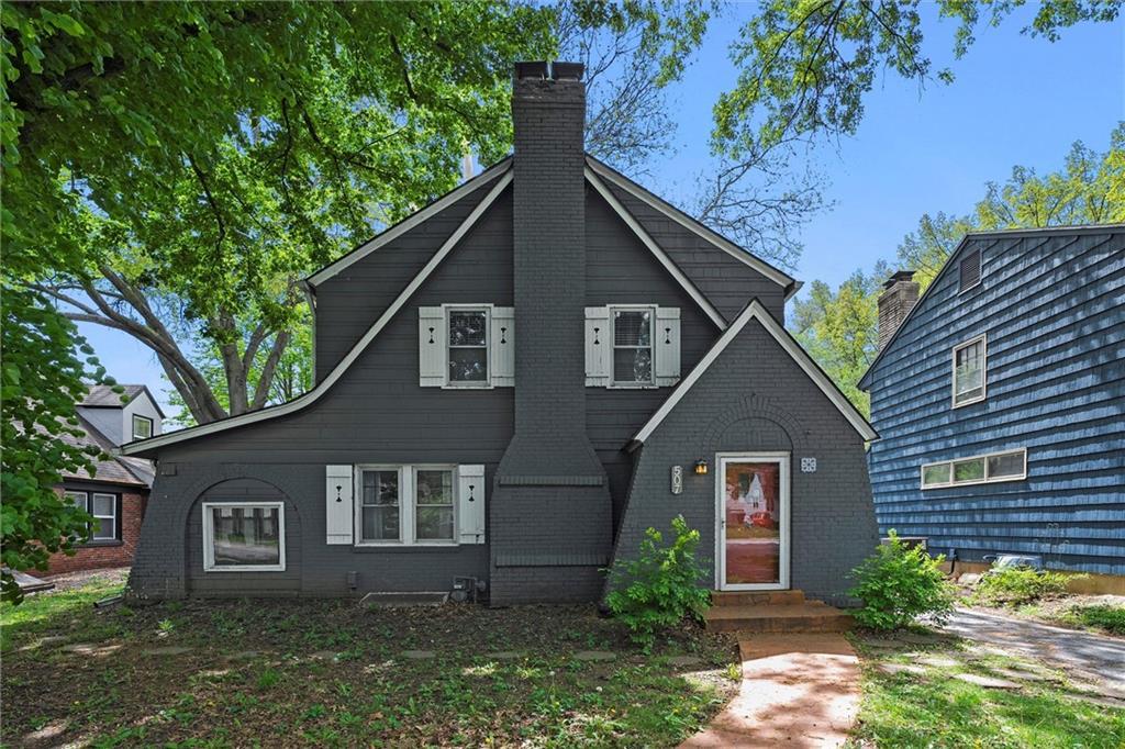E 75th St, Kansas City, MO 64131