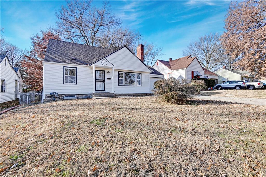 College Ave, Kansas City, MO 64132