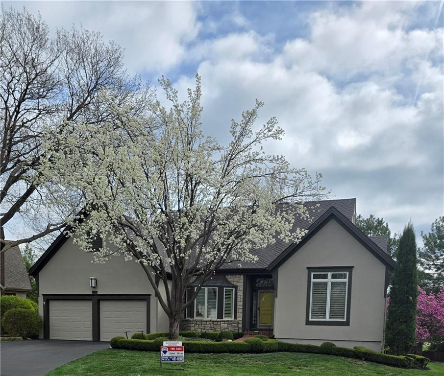 W 97th Cir, Overland Park, KS 66207
