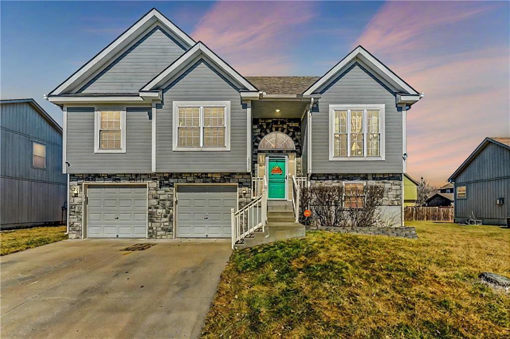 E 138th Ter, Grandview, MO 64030