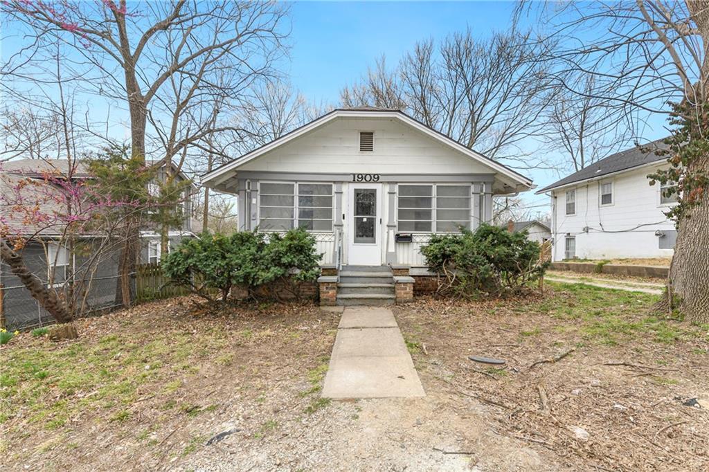 E 84th St, Kansas City, MO 64132