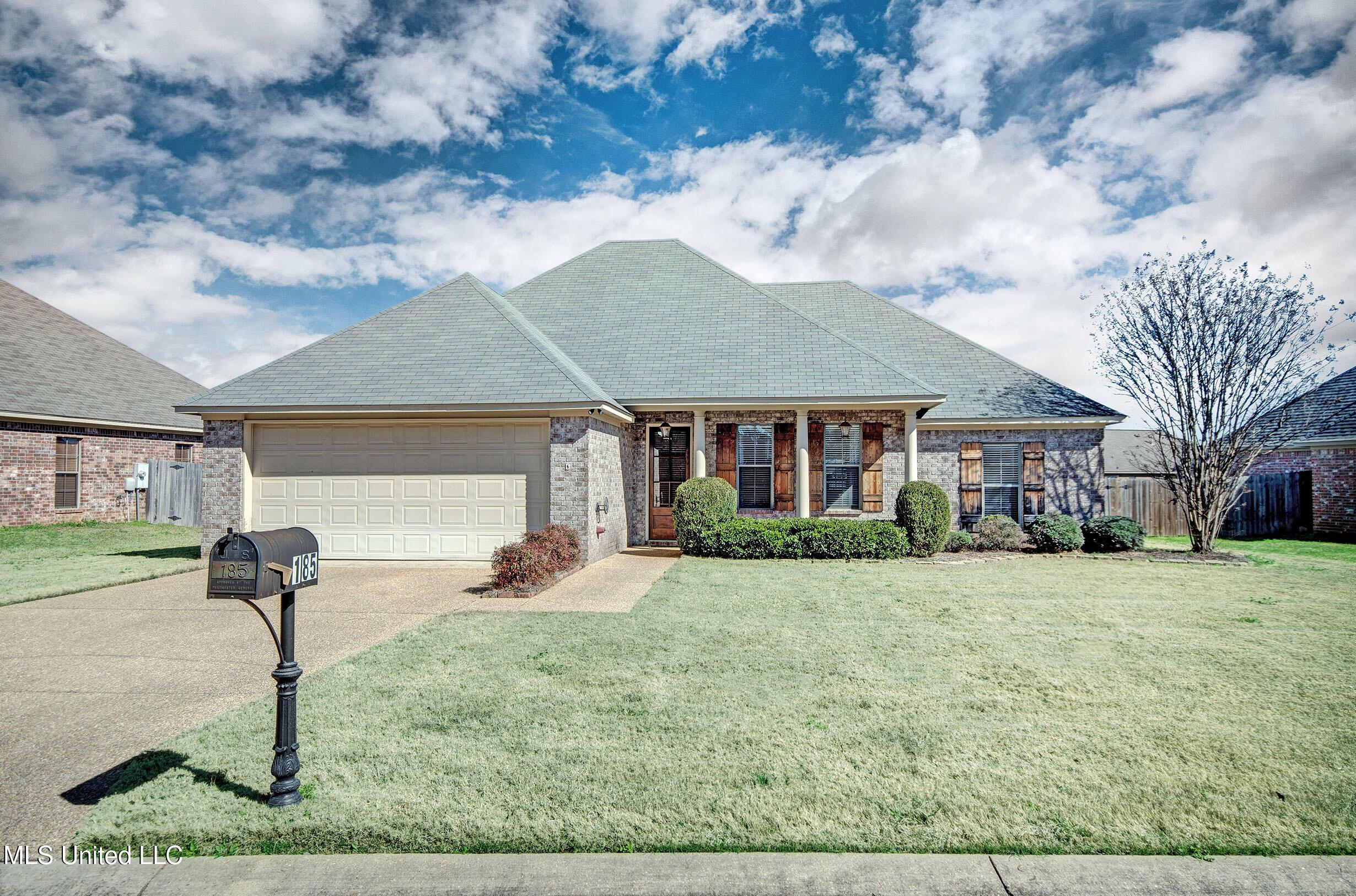 Beechwood Cir, Pearl, MS 39208