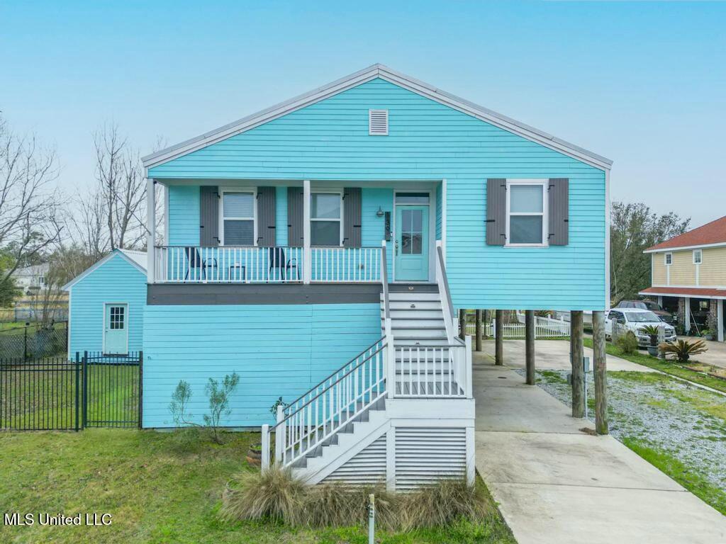 Sarahs Ln, Waveland, MS 39576