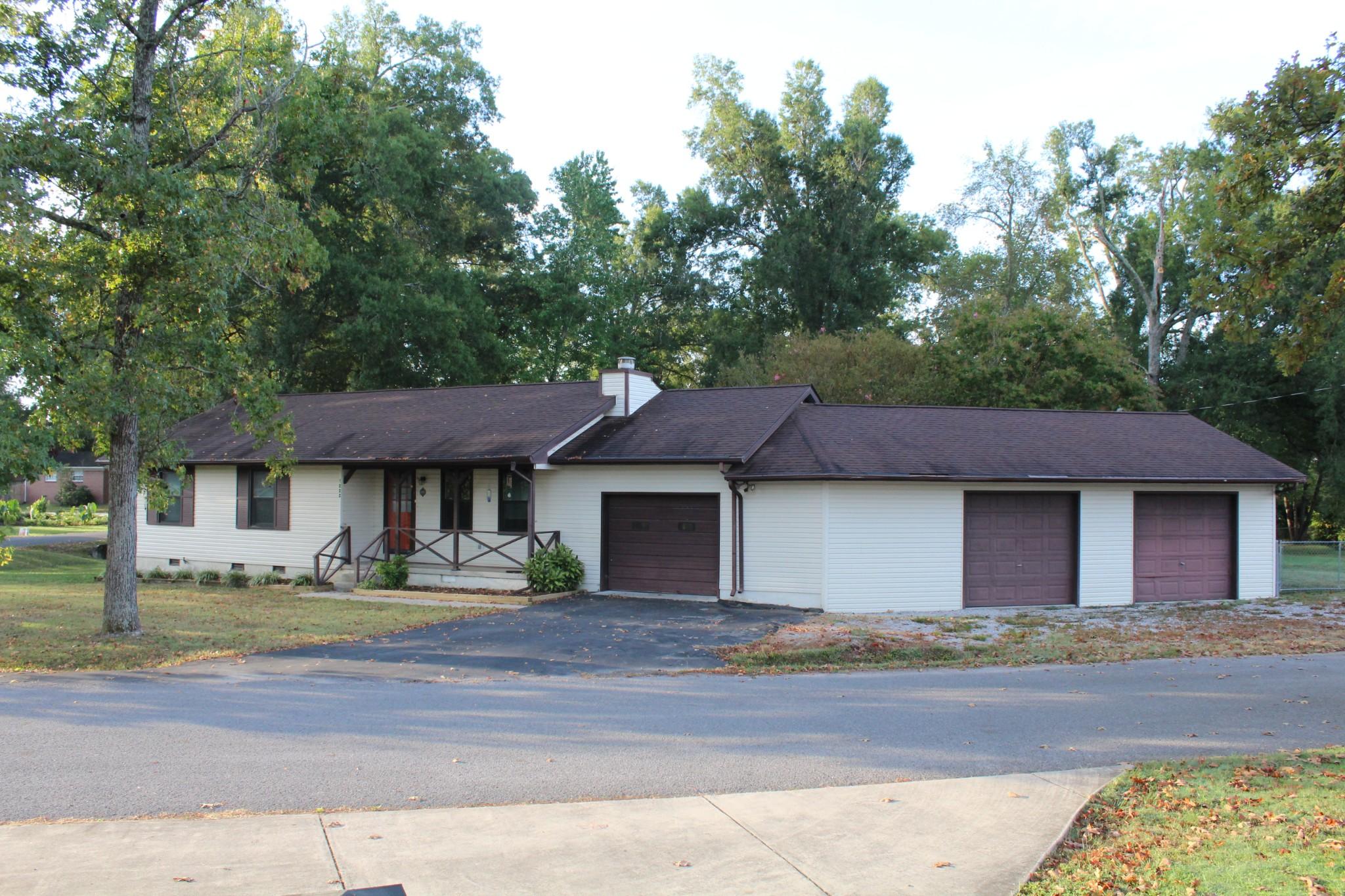 Circle Dr, Cookeville, TN 38501