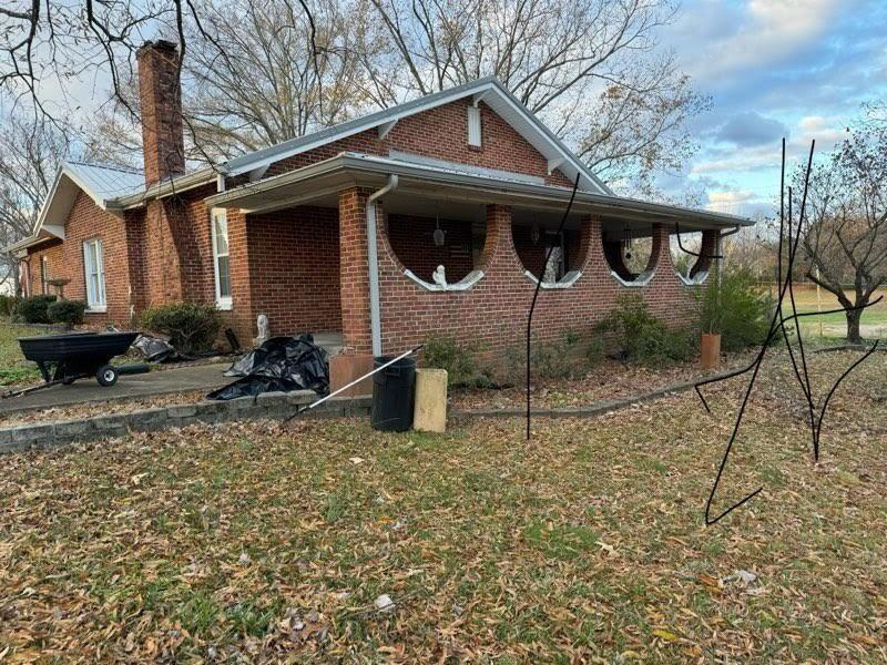 Broad St, Hollow Rock, TN 38342