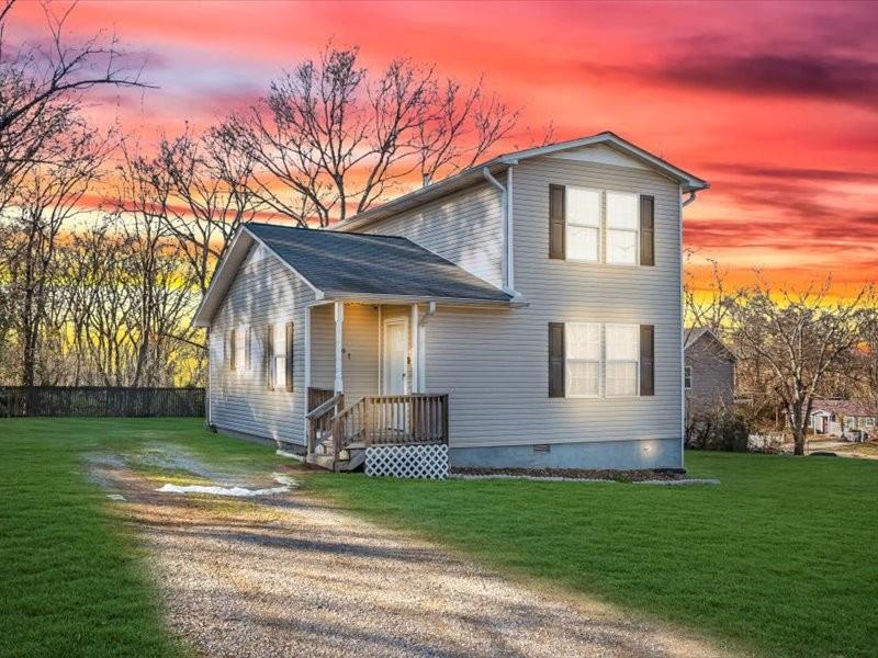 Poplar Ave, Fayetteville, TN 37334