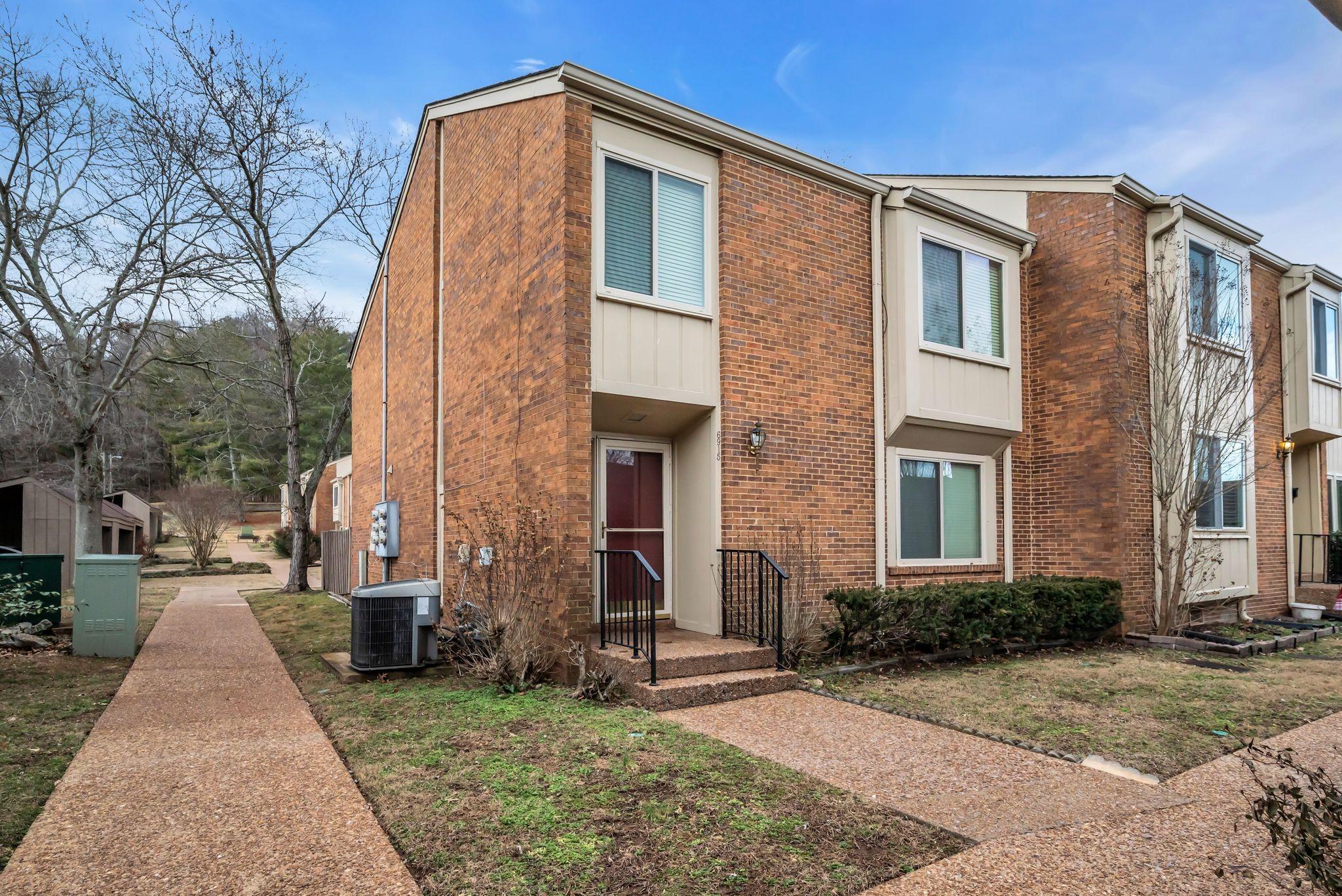 Highland Park Dr, Nashville, TN 37205