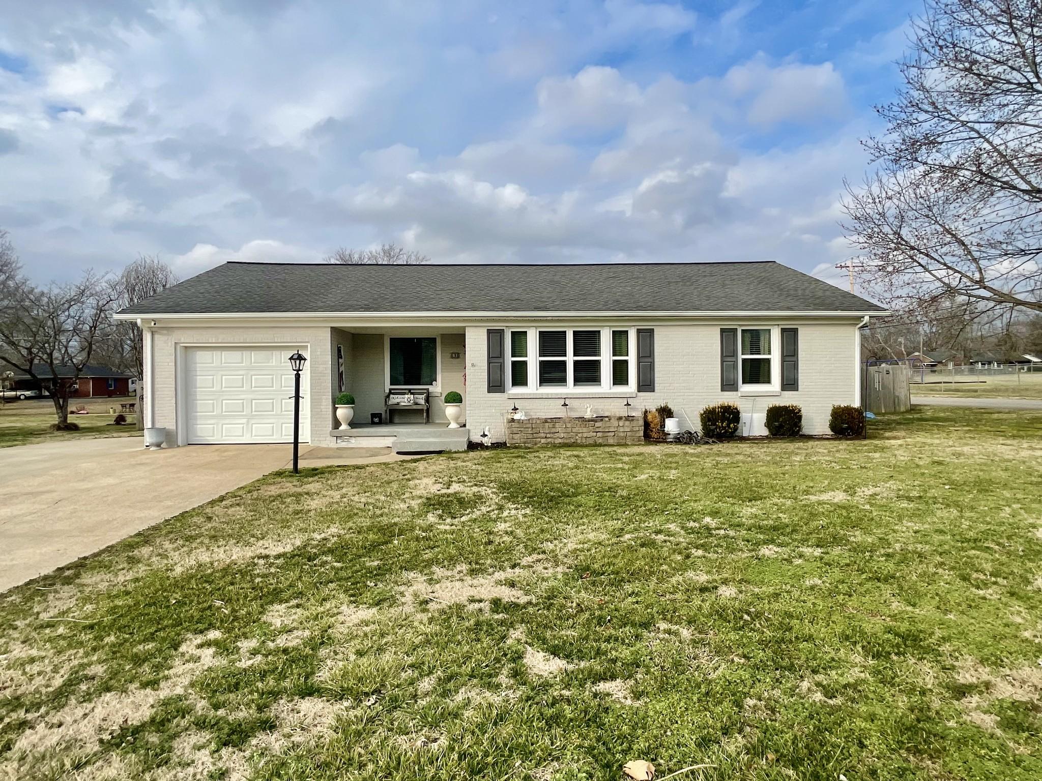 7th St, Lawrenceburg, TN 38464