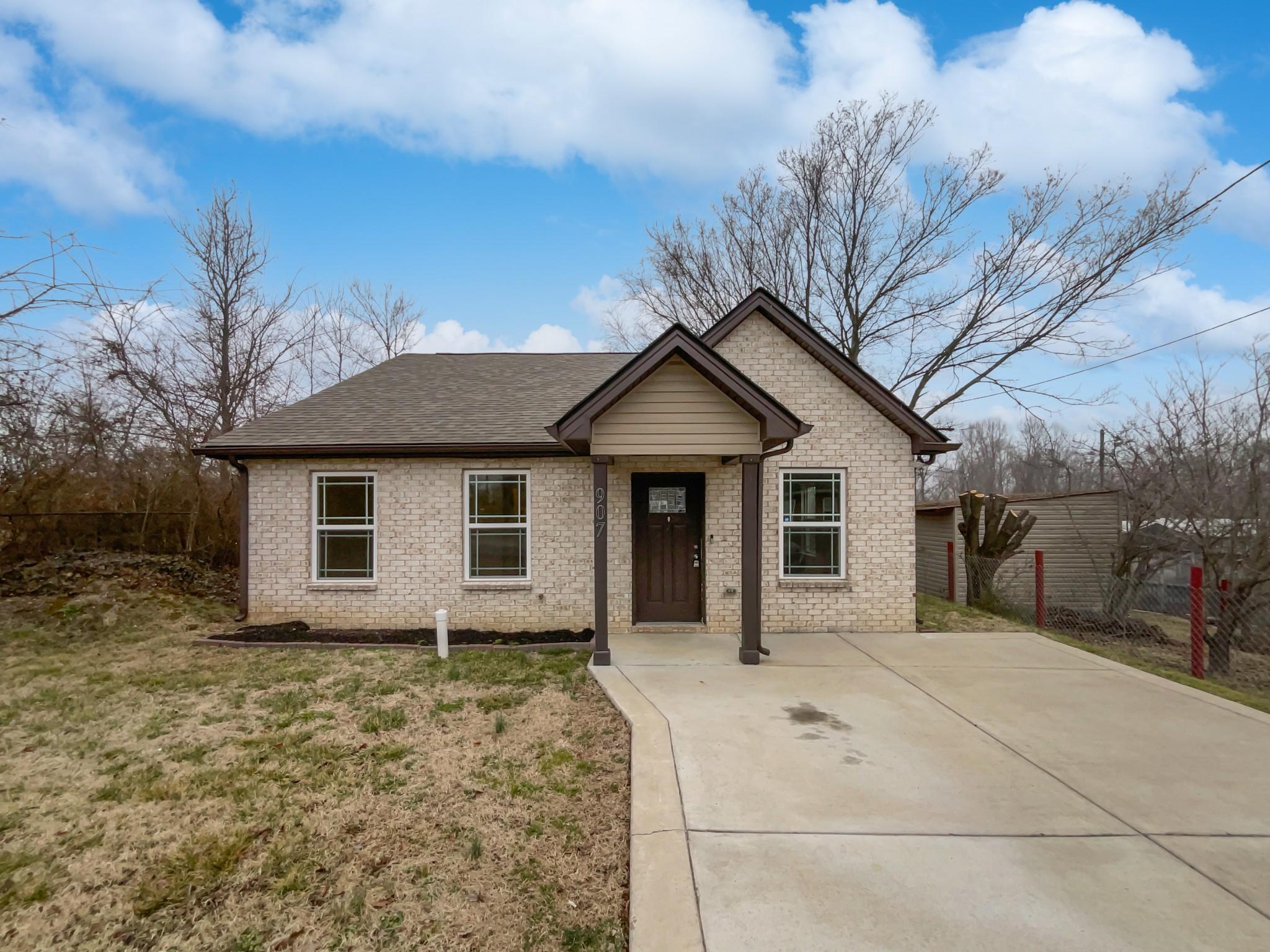 16th Ave E, Springfield, TN 37172