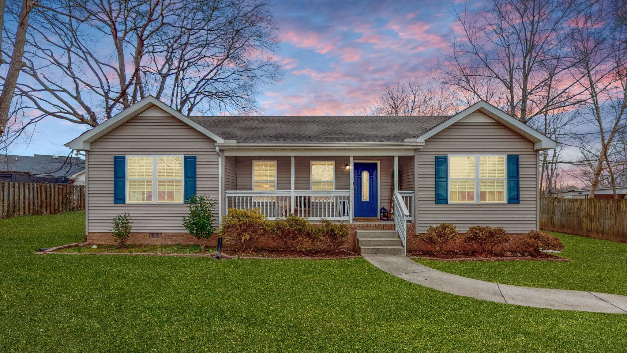 W Market St, Portland, TN 37148