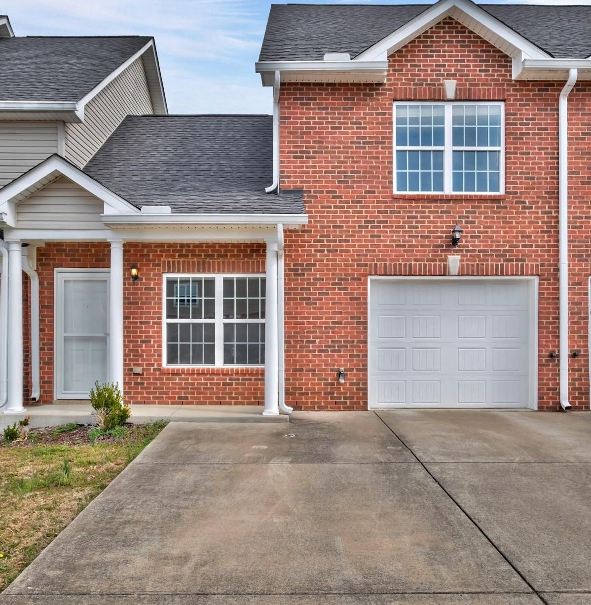 Villa Pl, Lebanon, TN 37090