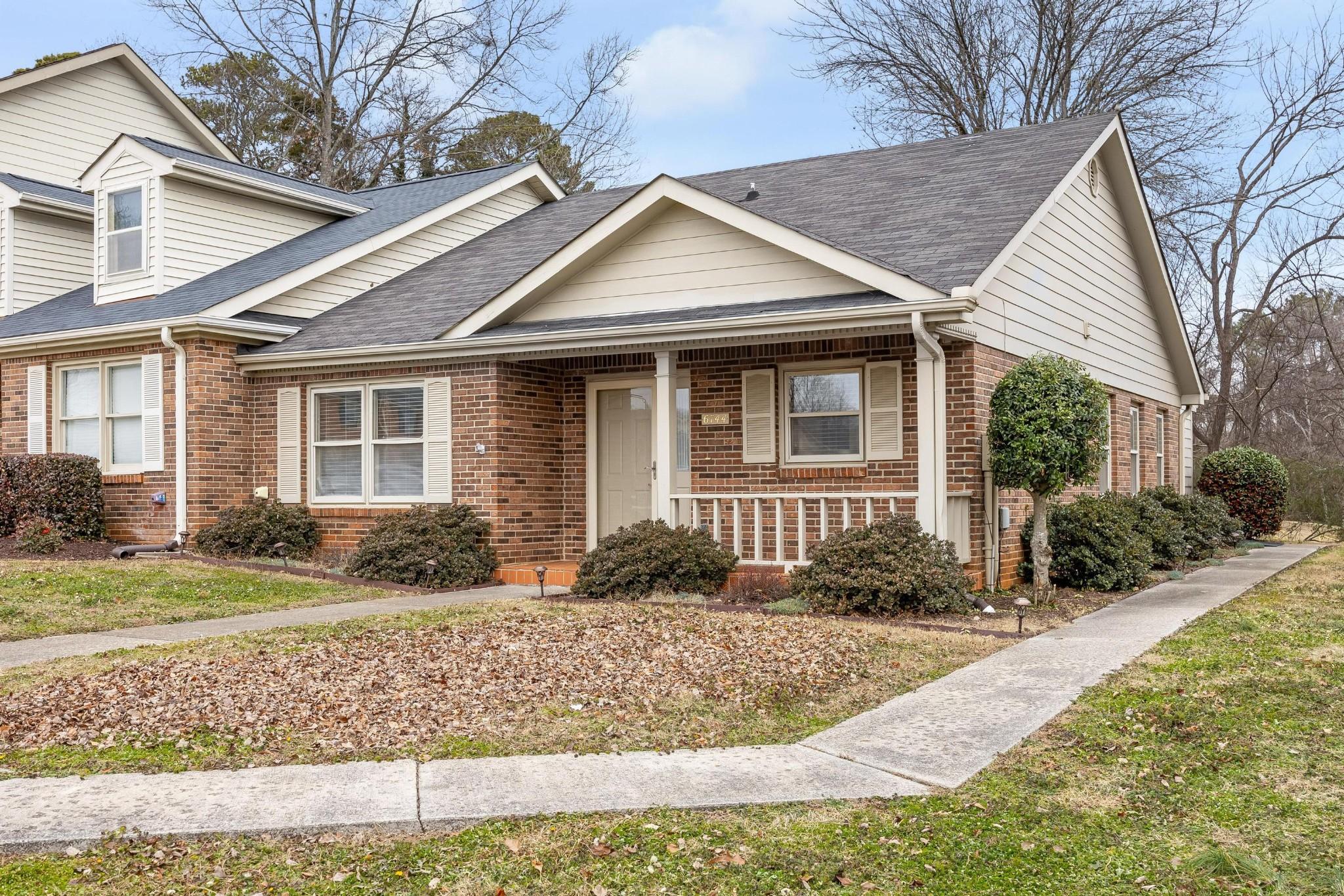 Hickory Manor Cir, Chattanooga, TN 37421