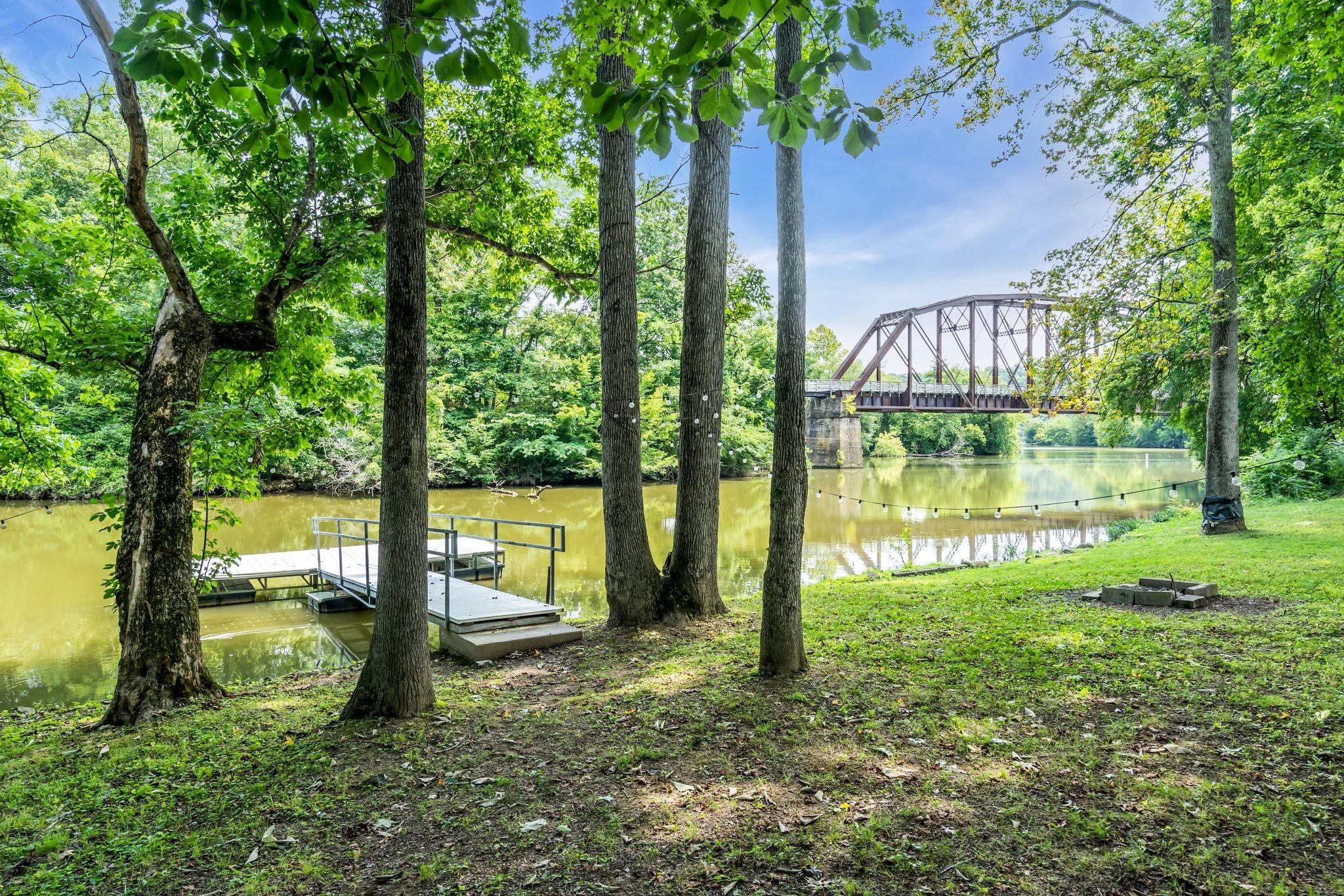 Chapmansboro Rd, Chapmansboro, TN 37035