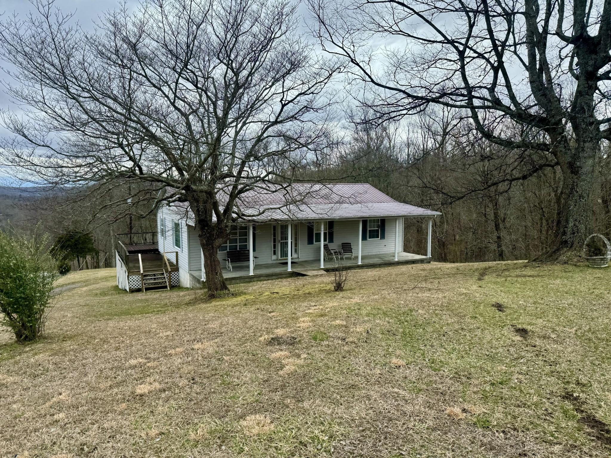 York Hwy, Gainesboro, TN 38562