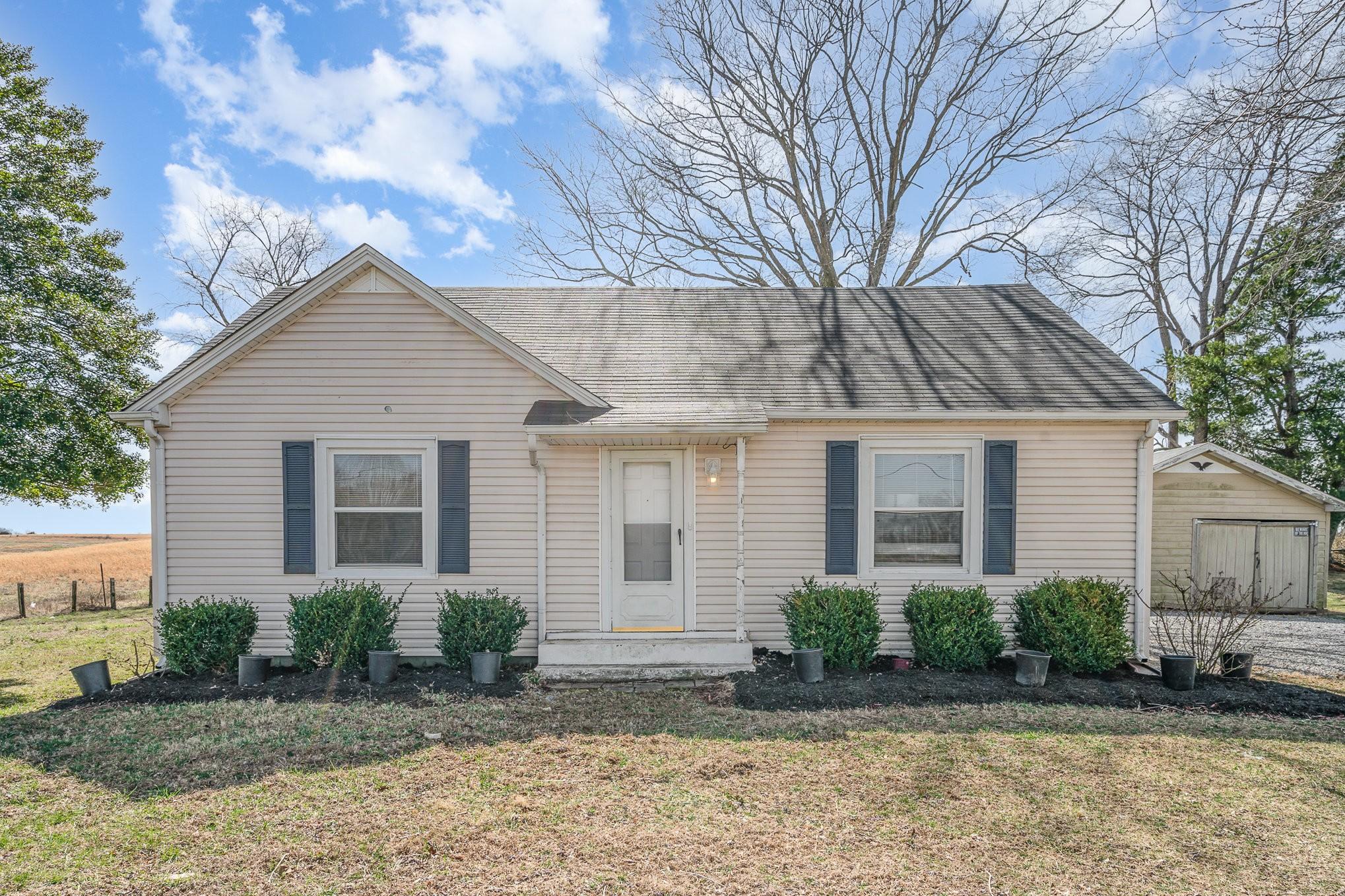 Highway, Portland, TN 37148