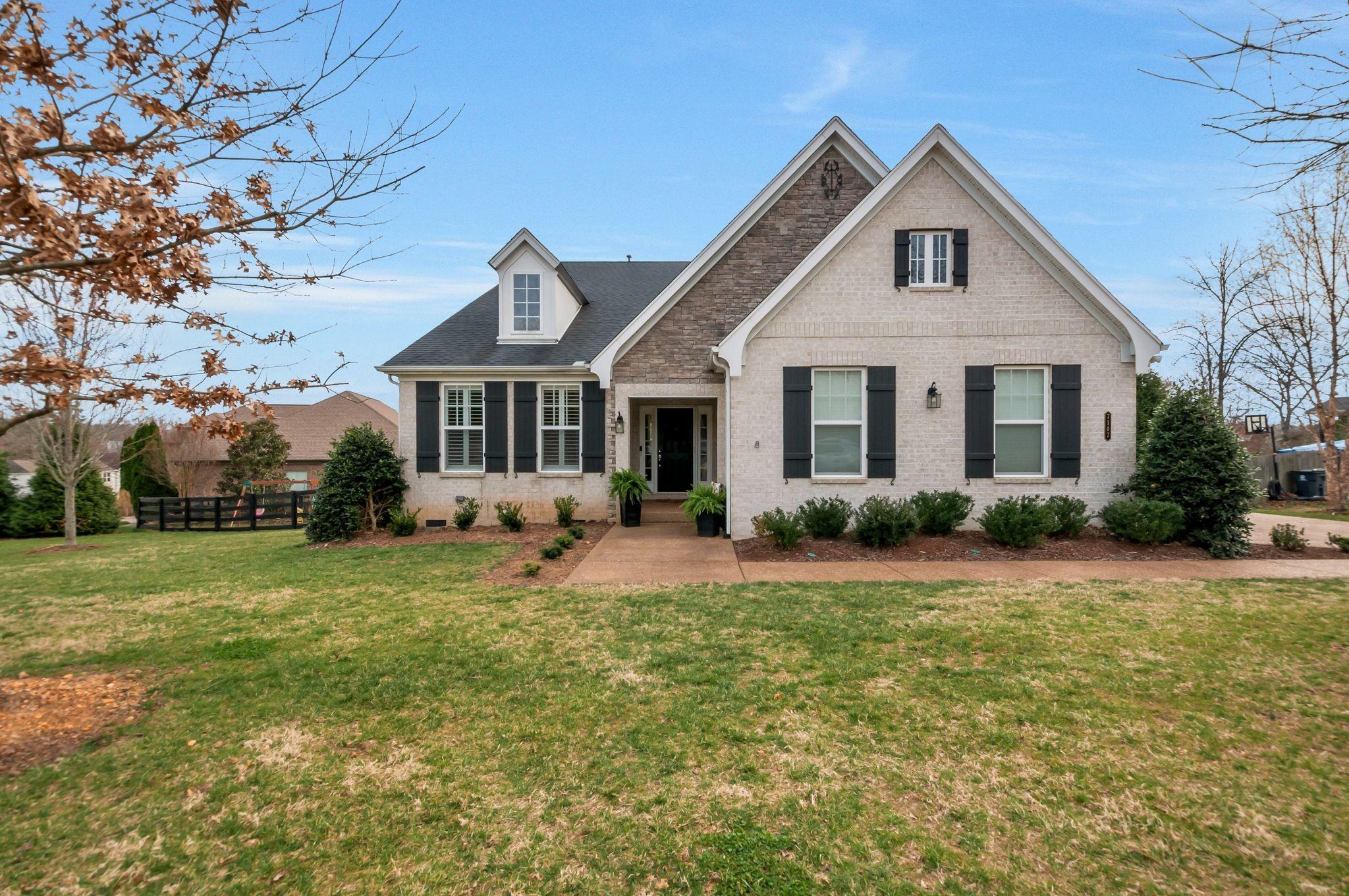 Triple Crown Ln, Fairview, TN 37062