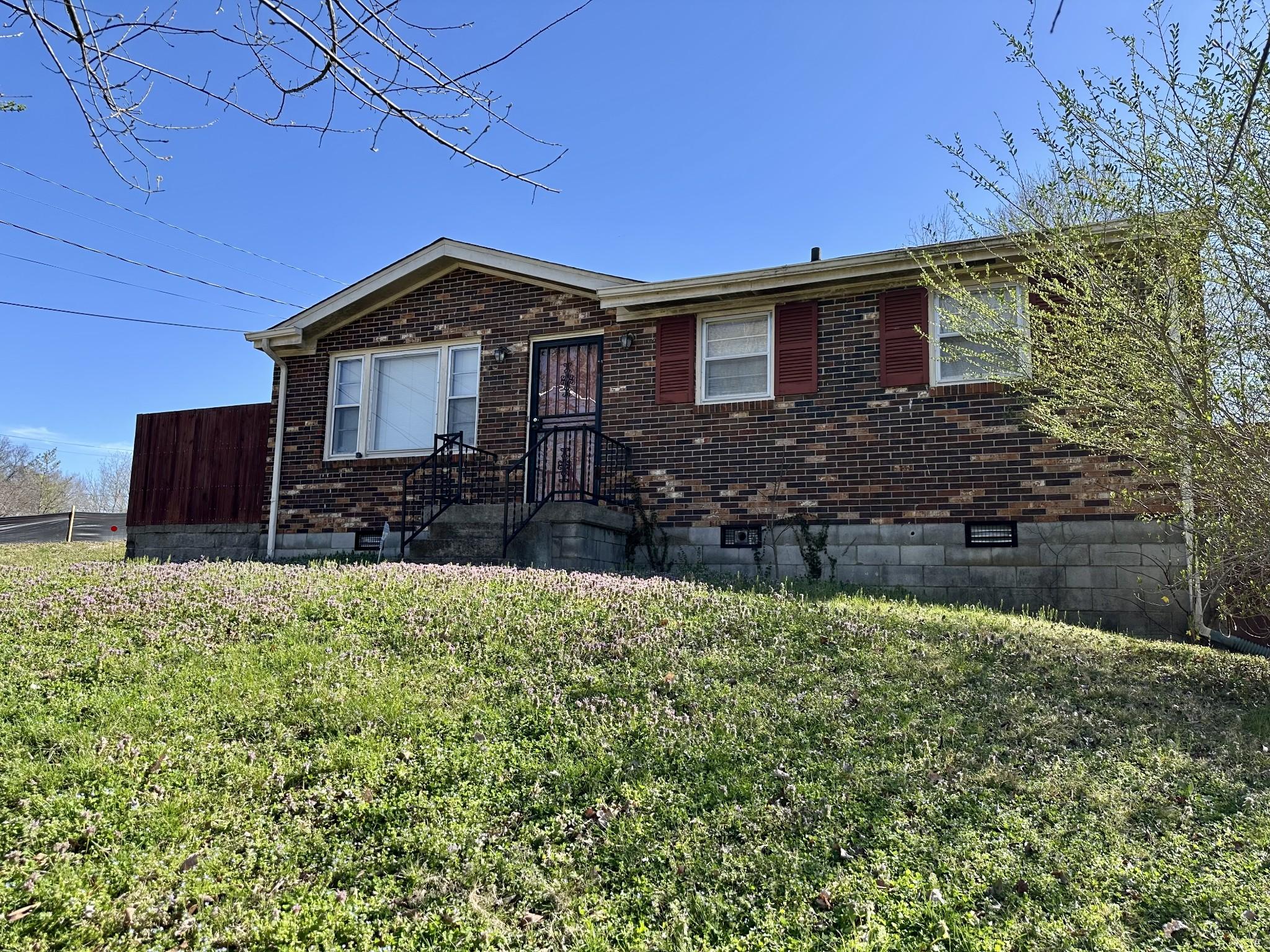 Bradley St, Clarksville, TN 37040