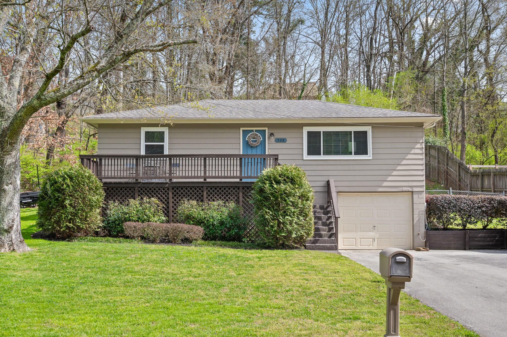 Lullwater Rd, Chattanooga, TN 37405