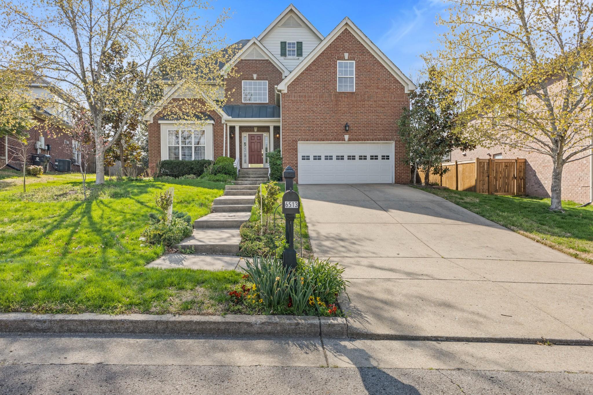 Westfall Dr, Nashville, TN 37221