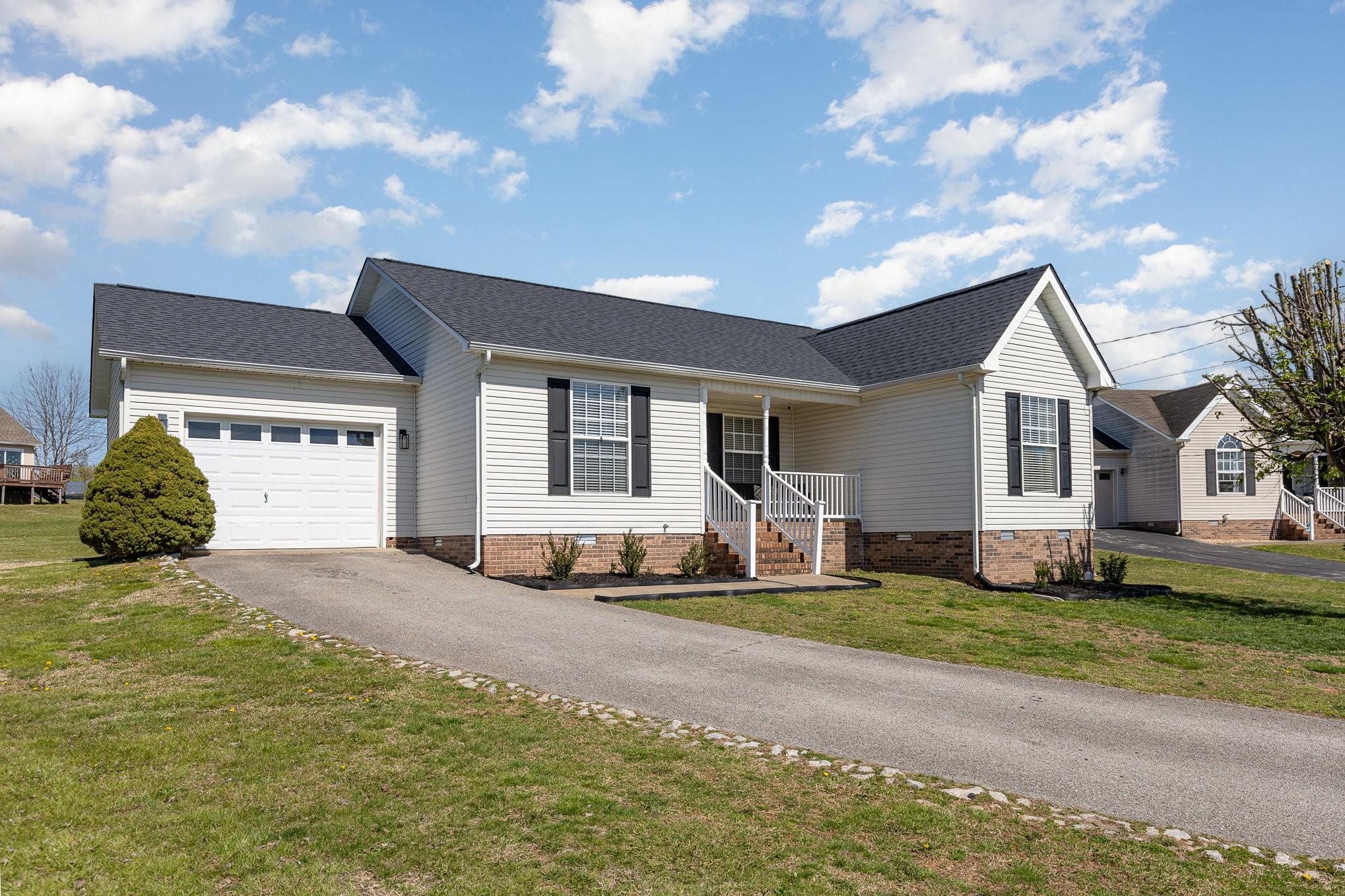 Stafford Dr, Columbia, TN 38401