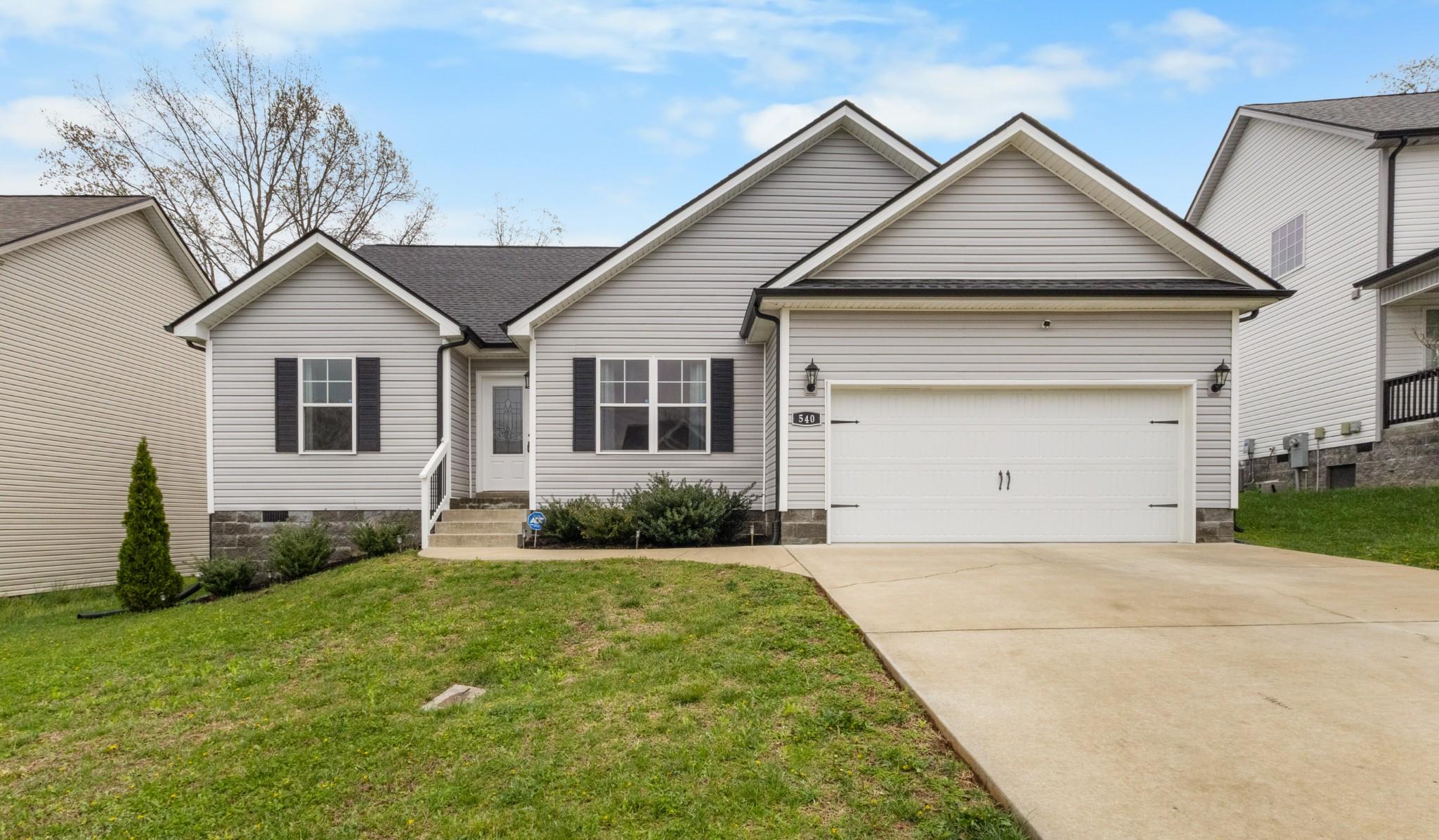 Woodtrace Dr, Clarksville, TN 37042