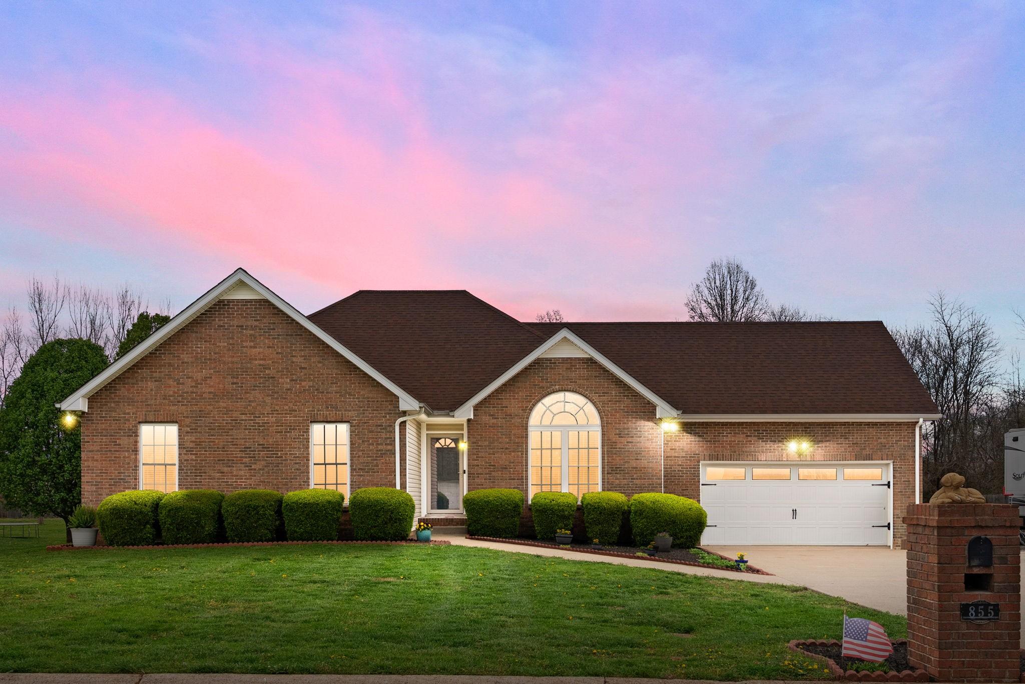 Isaac Dr, Clarksville, TN 37040