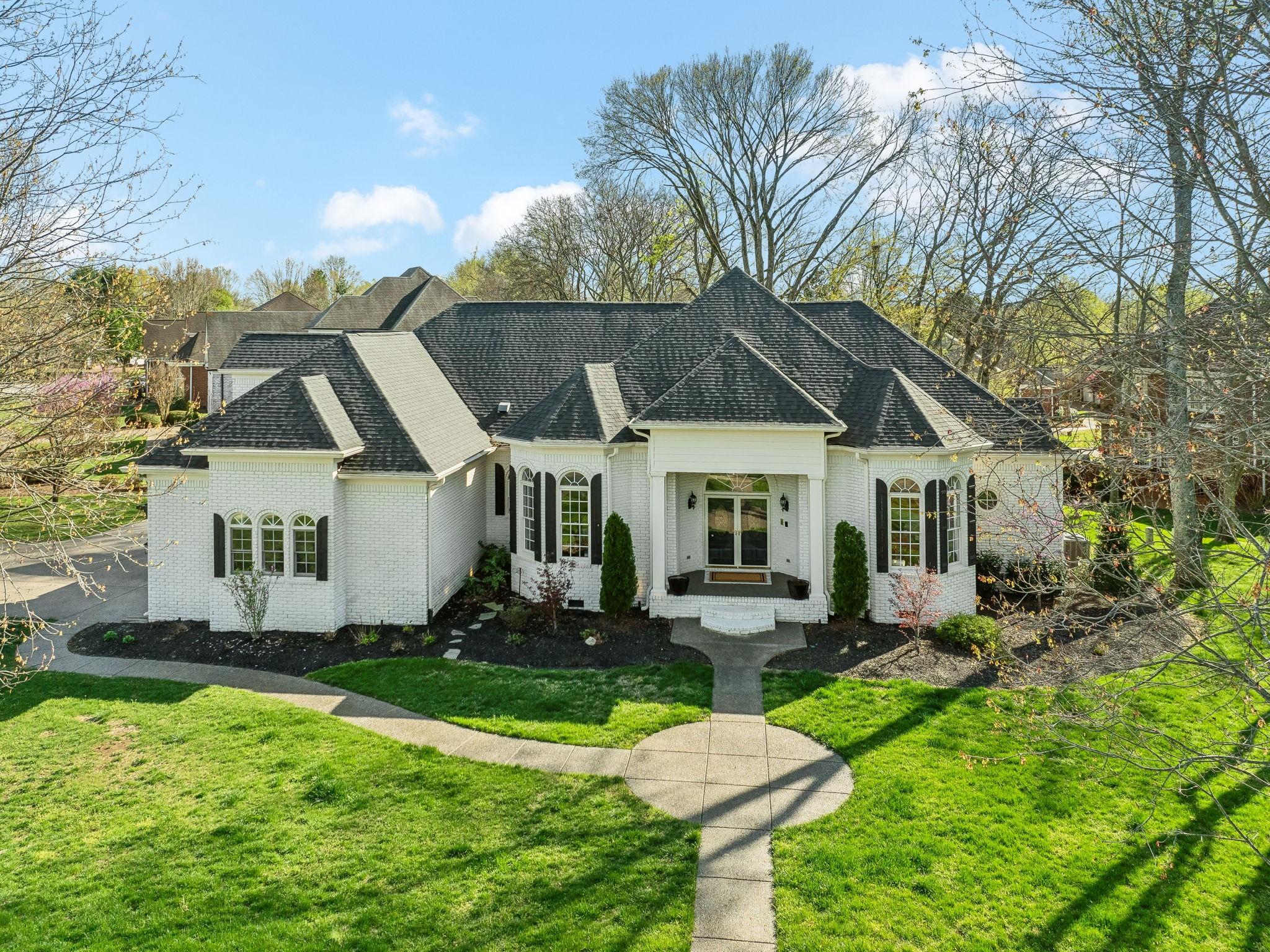 Walden Dr, Franklin, TN 37064