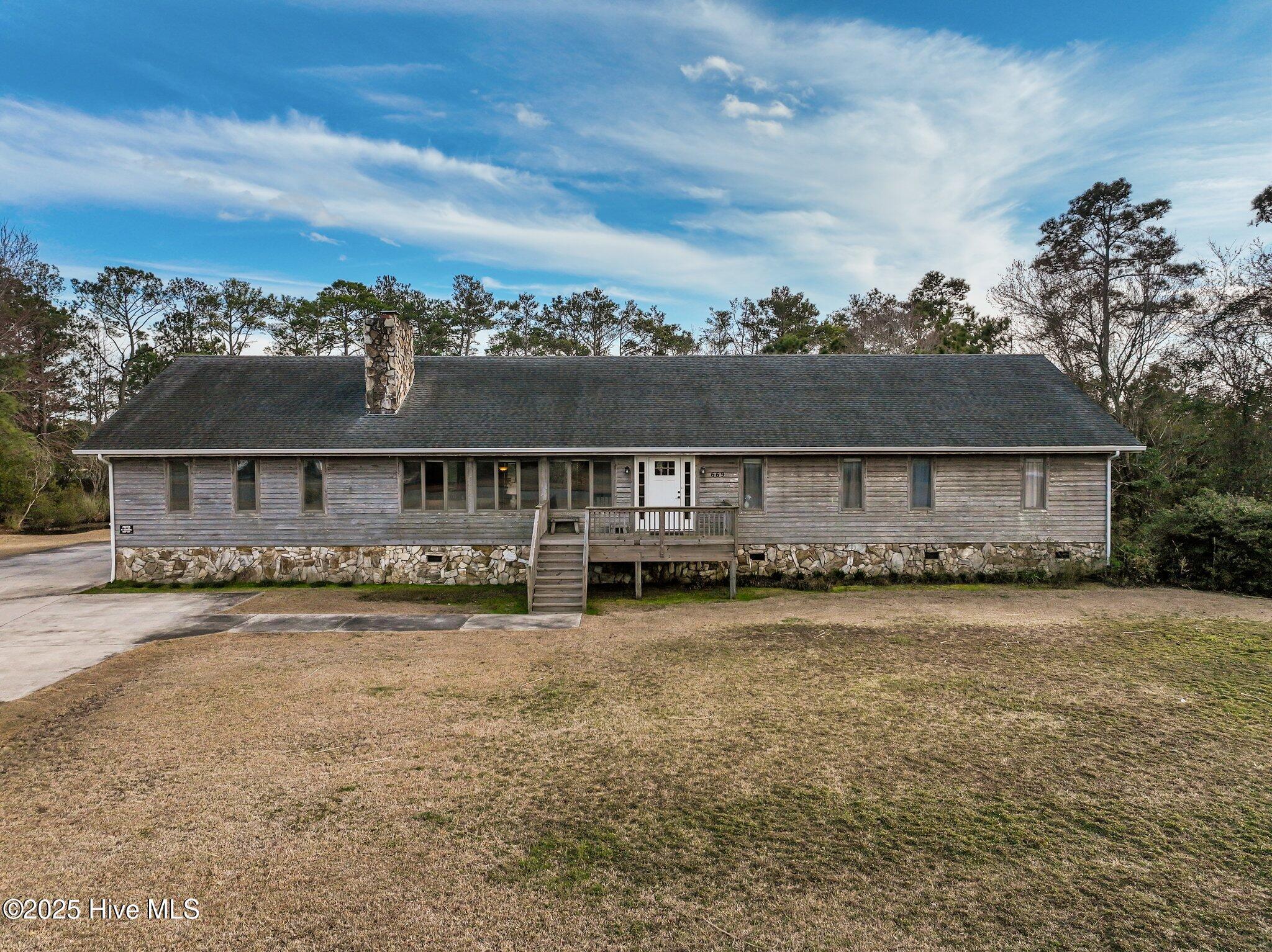 Vista Lake Dr, Manteo, NC 27954