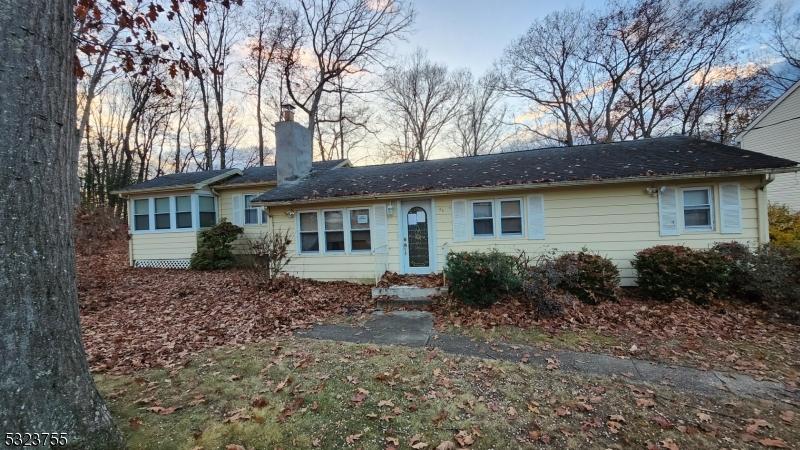 E Shawnee Trl, Wharton, NJ 07885