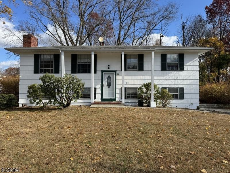 Overlook Dr, Oak Ridge, NJ 07438